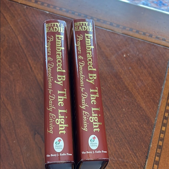 "Embraced By The Light" Hardcover Book by Betty J. Eadie - Picture 2 of 10
